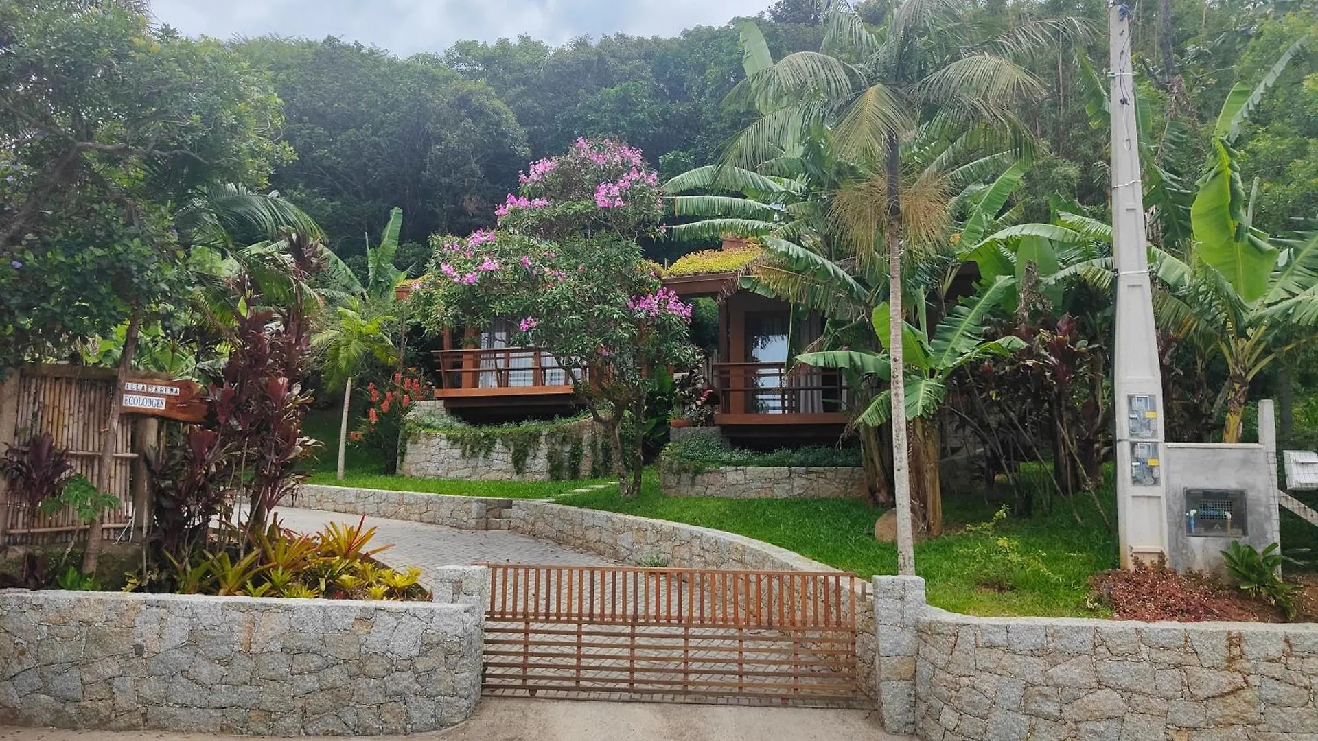Villa Serena Eco-Lodges 加罗帕巴